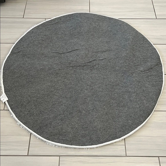 Plush Shag 4 Foot White Round Memory Sponge Area Rug - Picture 3 of 6